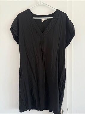 Gap V neck tunic - size M